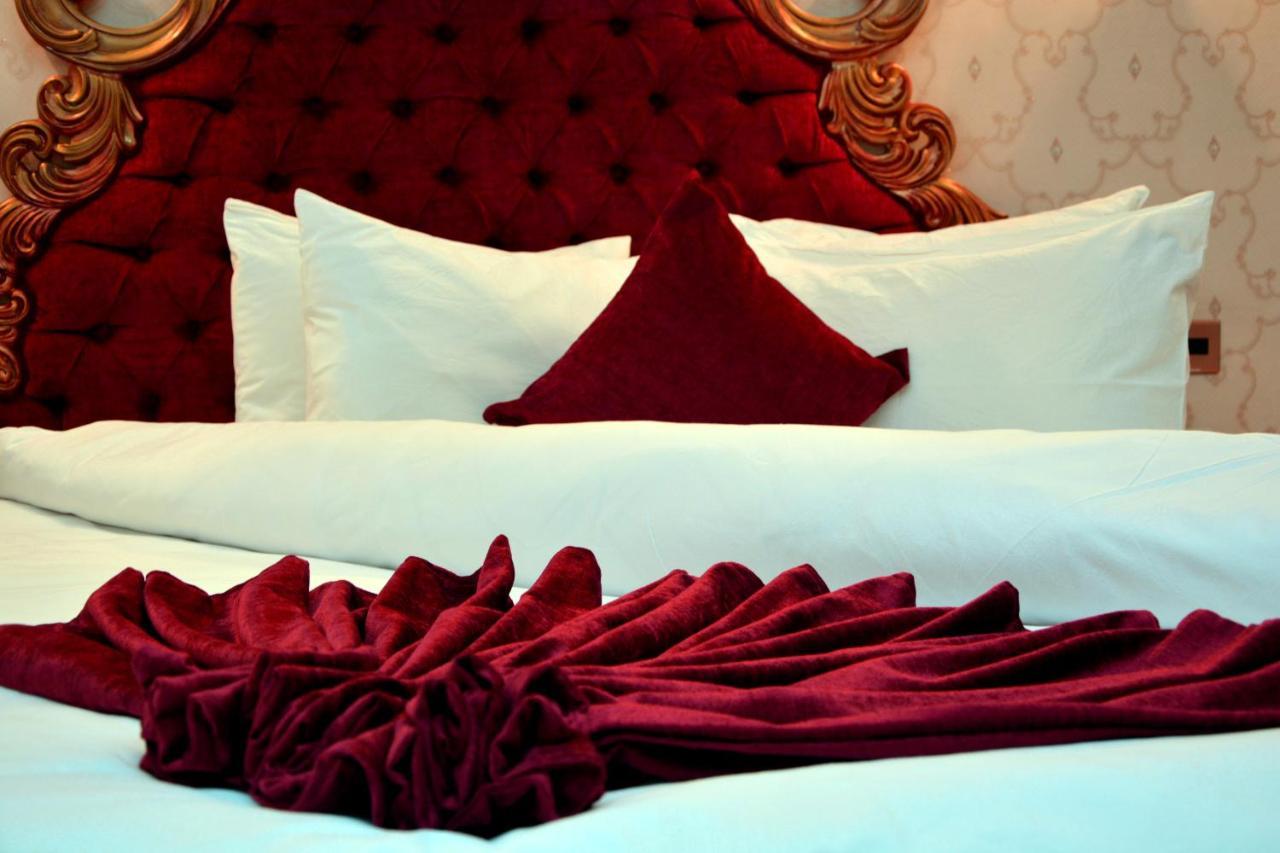 Deluxe Hotel Гянджа Экстерьер фото
