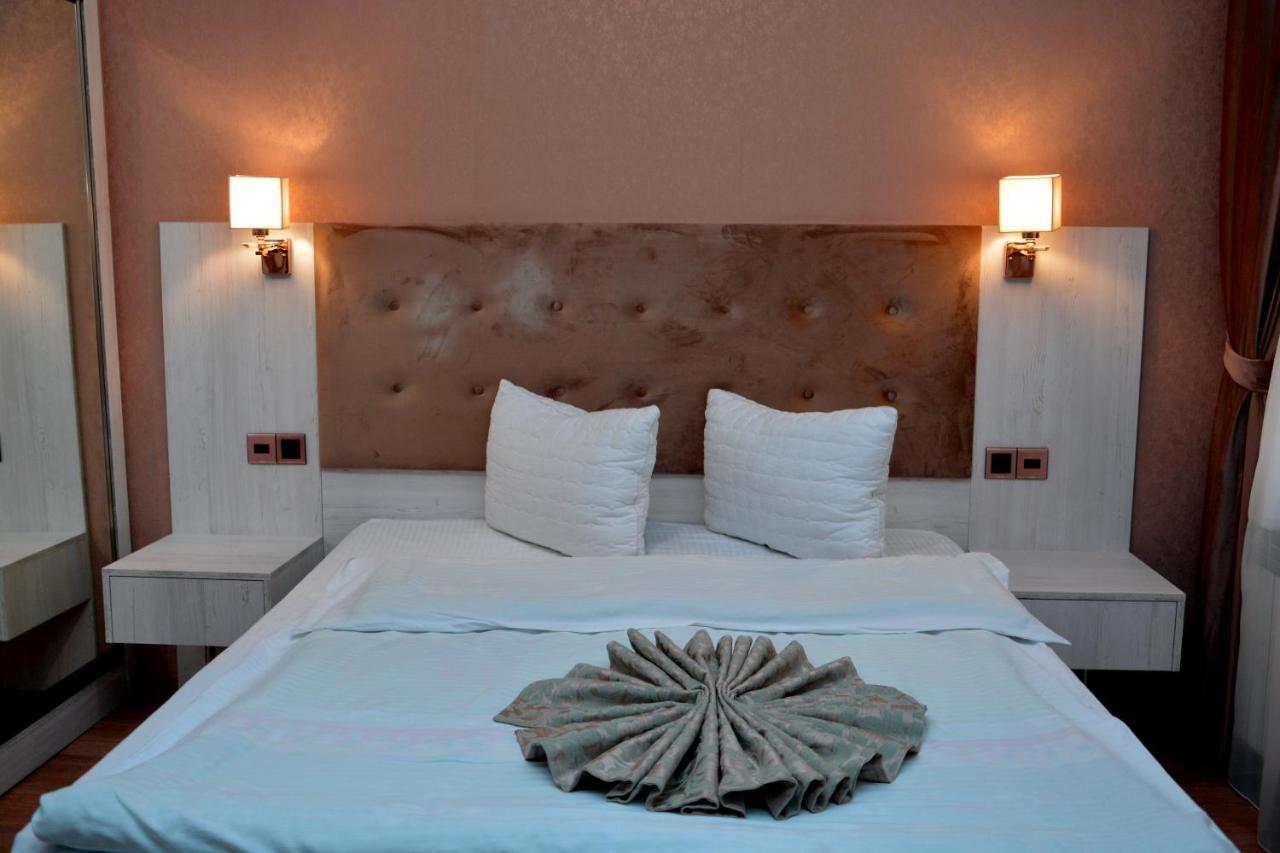 Deluxe Hotel Гянджа Экстерьер фото
