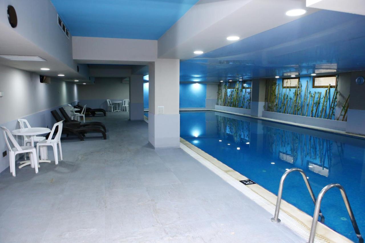 Deluxe Hotel Гянджа Экстерьер фото