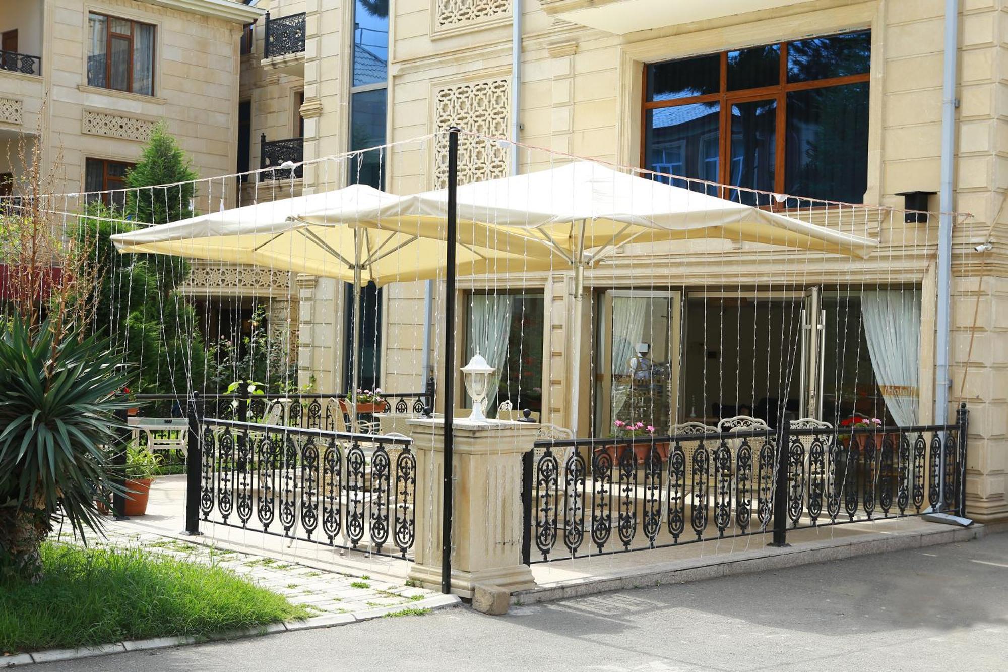 Deluxe Hotel Гянджа Экстерьер фото