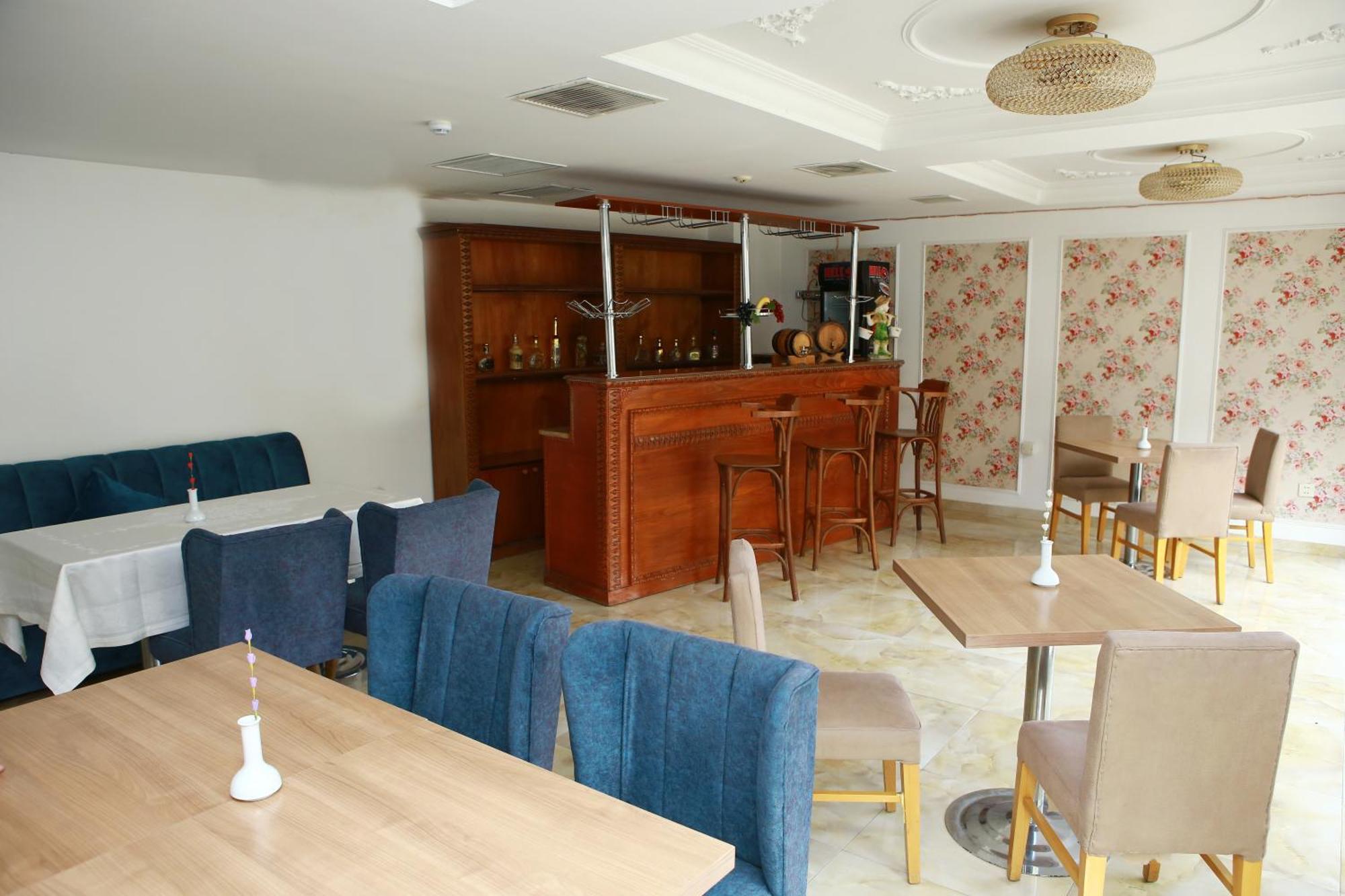 Deluxe Hotel Гянджа Экстерьер фото