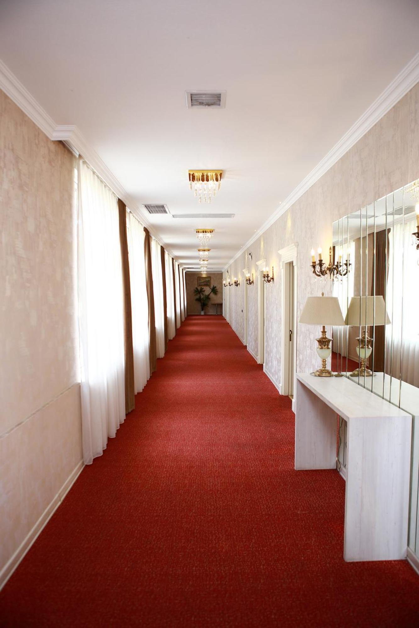 Deluxe Hotel Гянджа Экстерьер фото