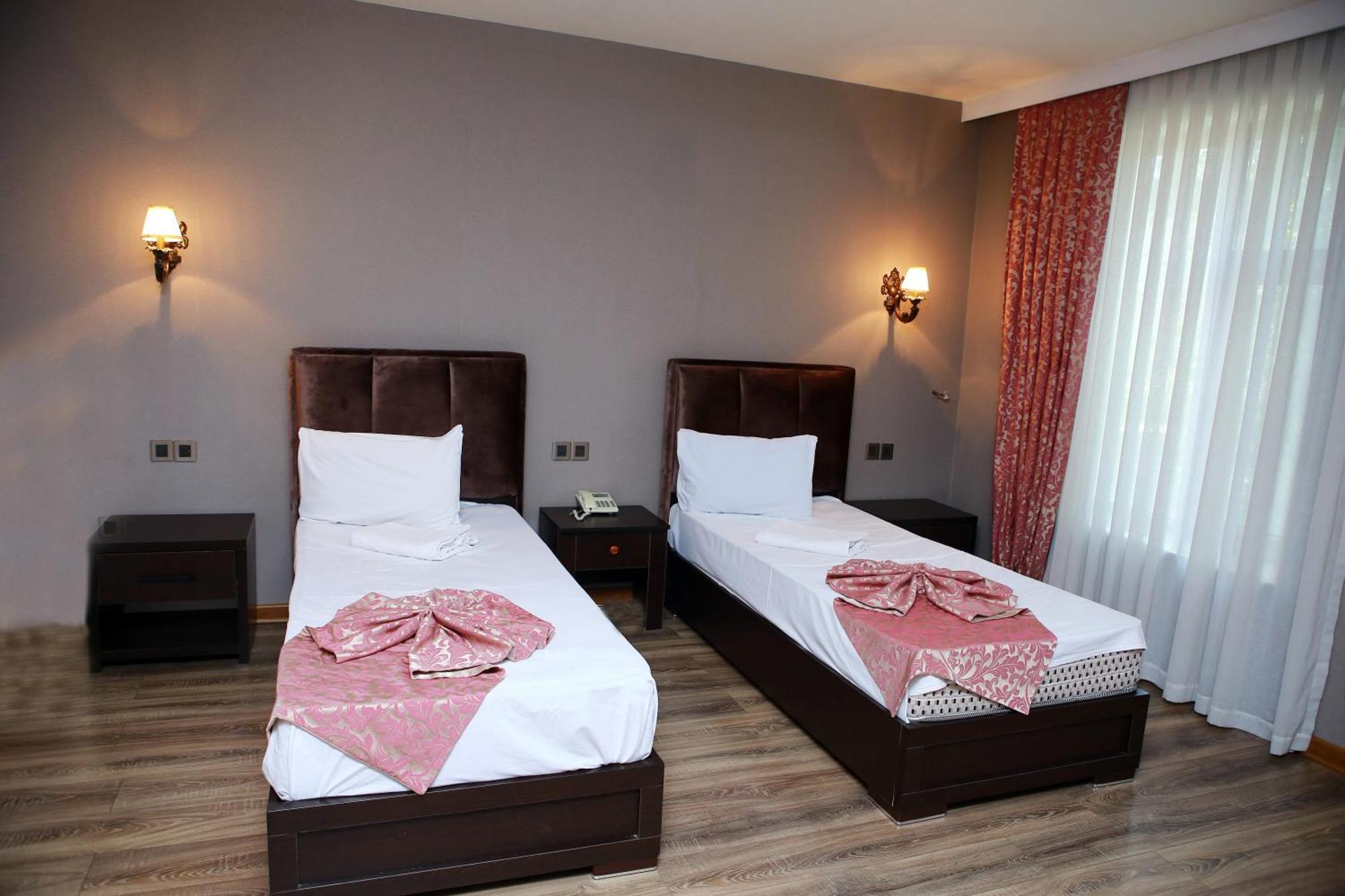 Deluxe Hotel Гянджа Экстерьер фото