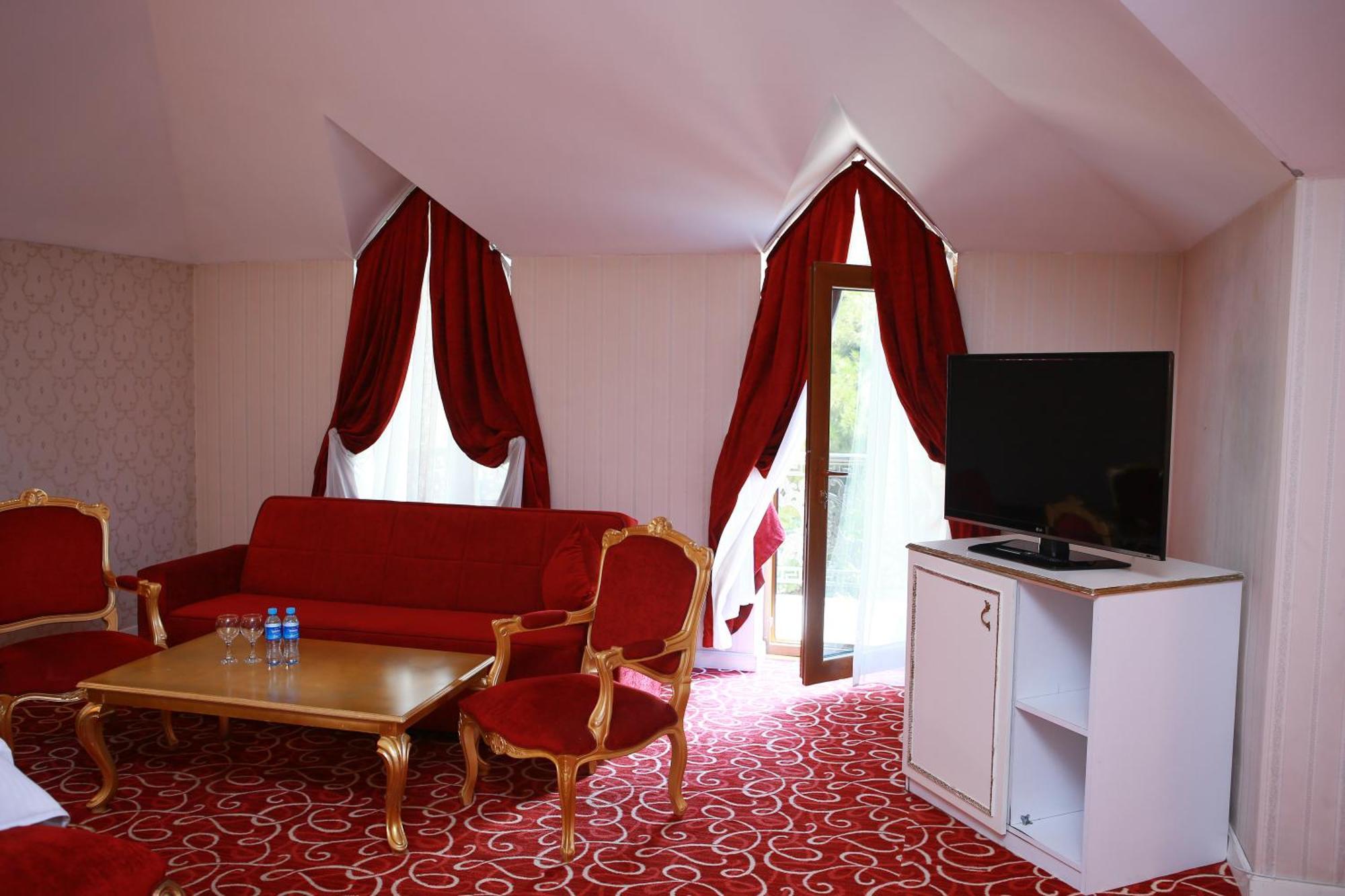 Deluxe Hotel Гянджа Экстерьер фото