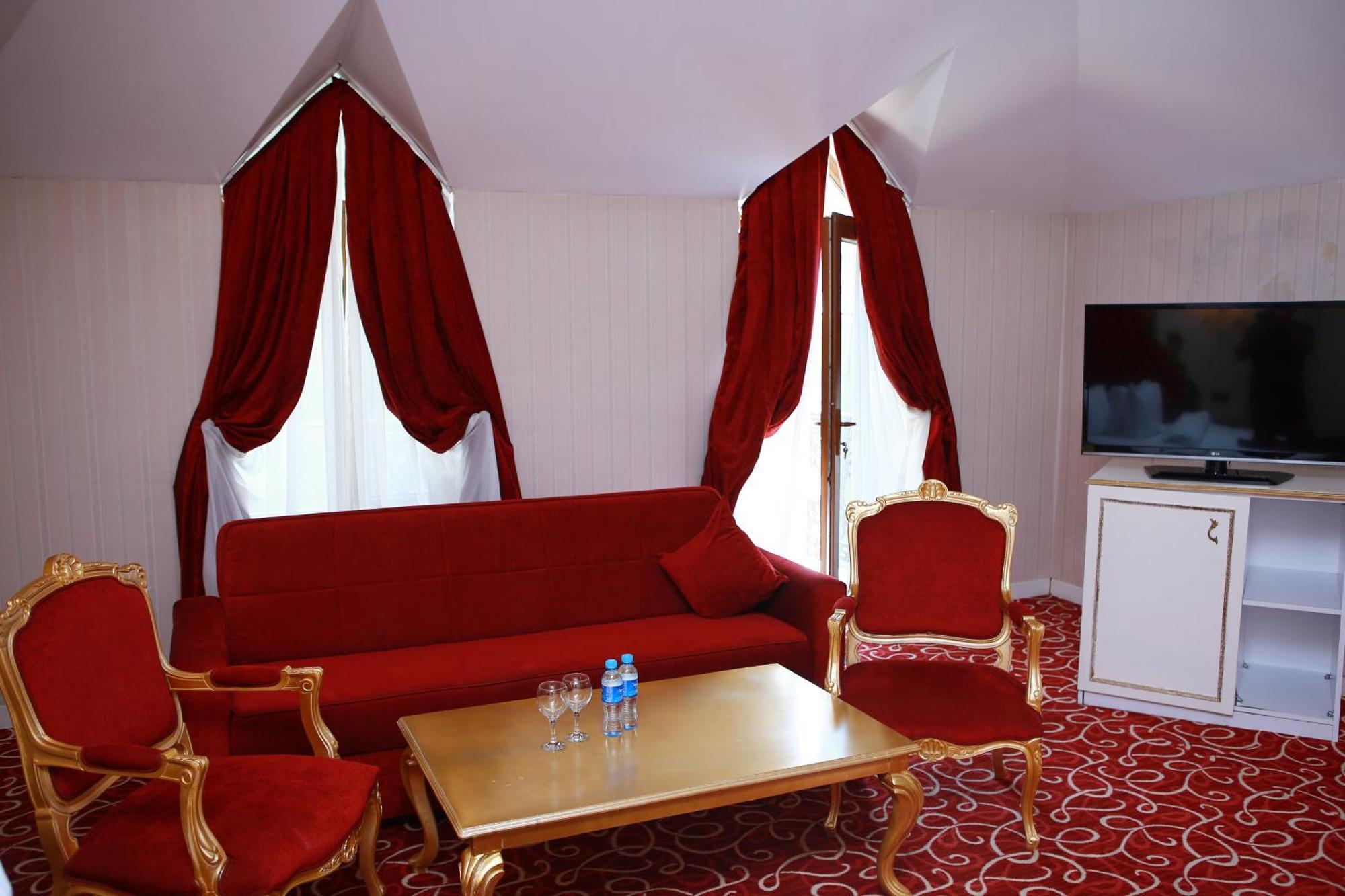 Deluxe Hotel Гянджа Экстерьер фото
