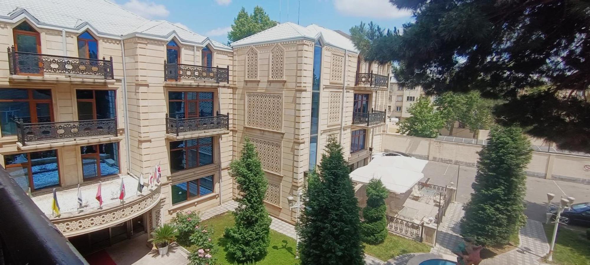Deluxe Hotel Гянджа Экстерьер фото